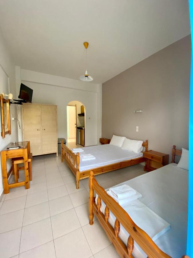 Maria Studios Agia Marina  外观 照片