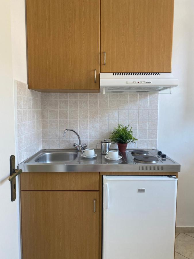 Maria Studios Agia Marina  外观 照片